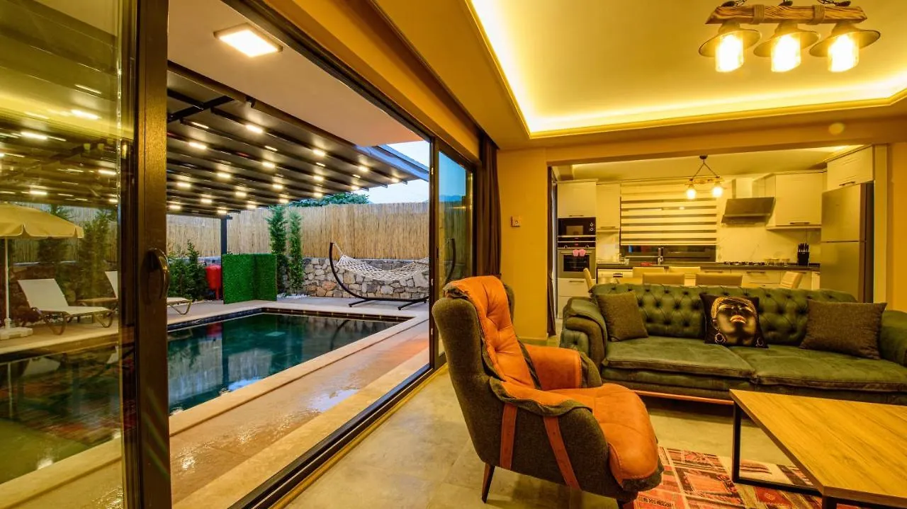 Villa Soeguet 4 - 4 Bedroom With Jacuzzi In Fethiye